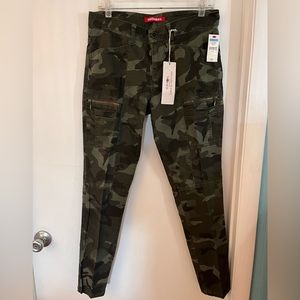 Union Bay nwt camouflage pants womens size 9
